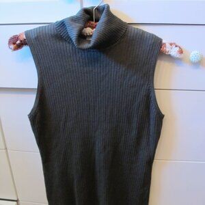 Chico's Dark Green Sleeveless Ribbed Turtleneck.  Size 1 Super Soft. Nice Fittin
